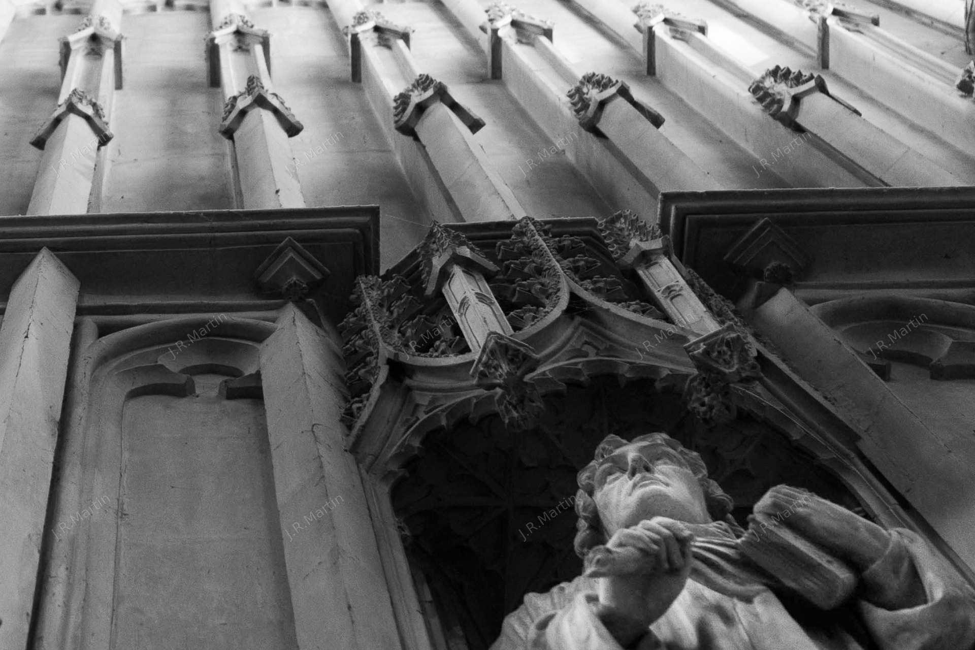 Black and white carved stone statue at St Albans Cathedral